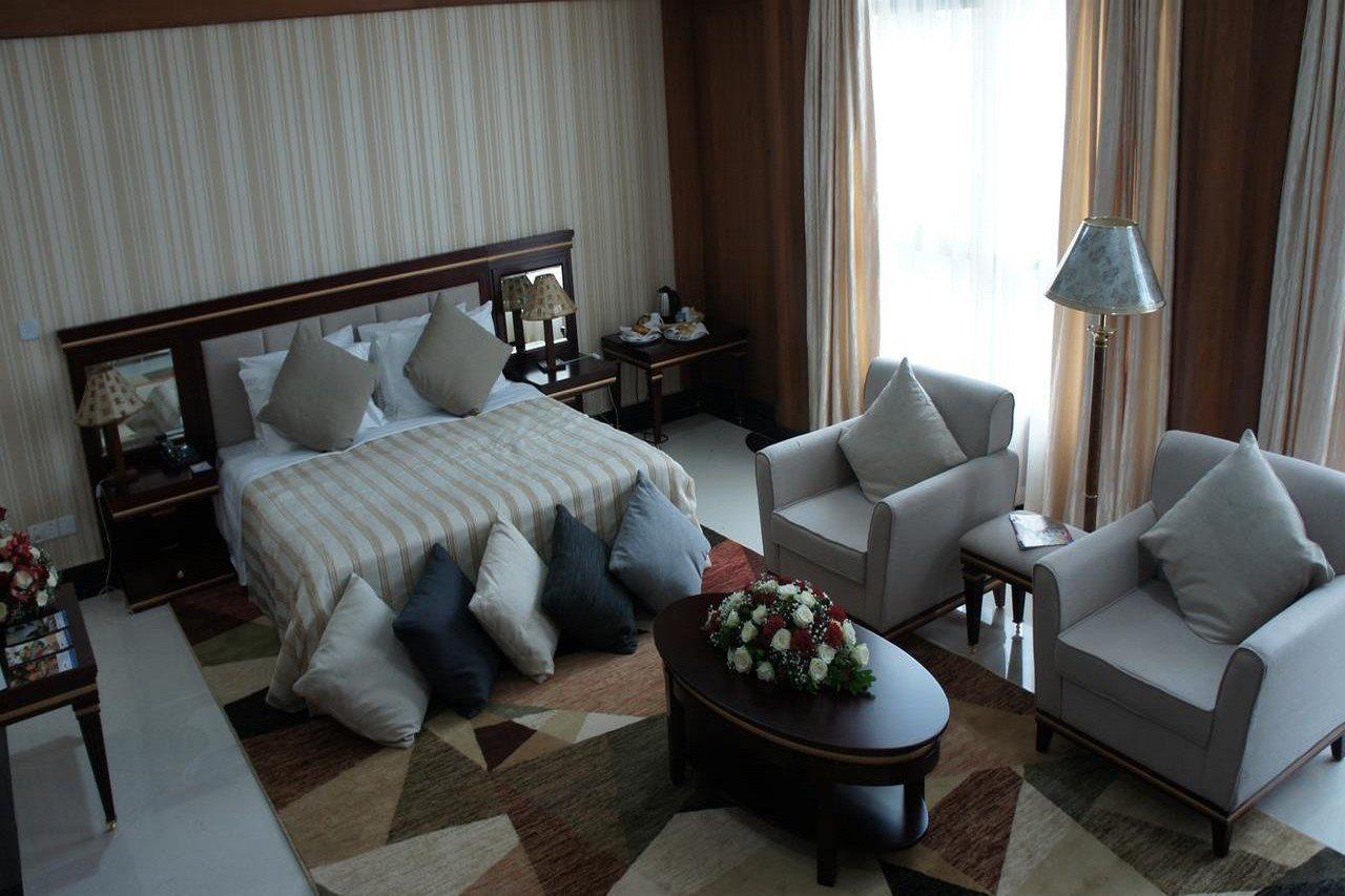 Peacock Hotel Dar es Salaam Bagian luar foto