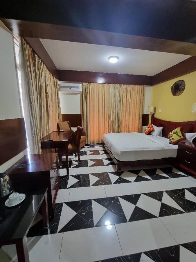 Peacock Hotel Dar es Salaam Bagian luar foto