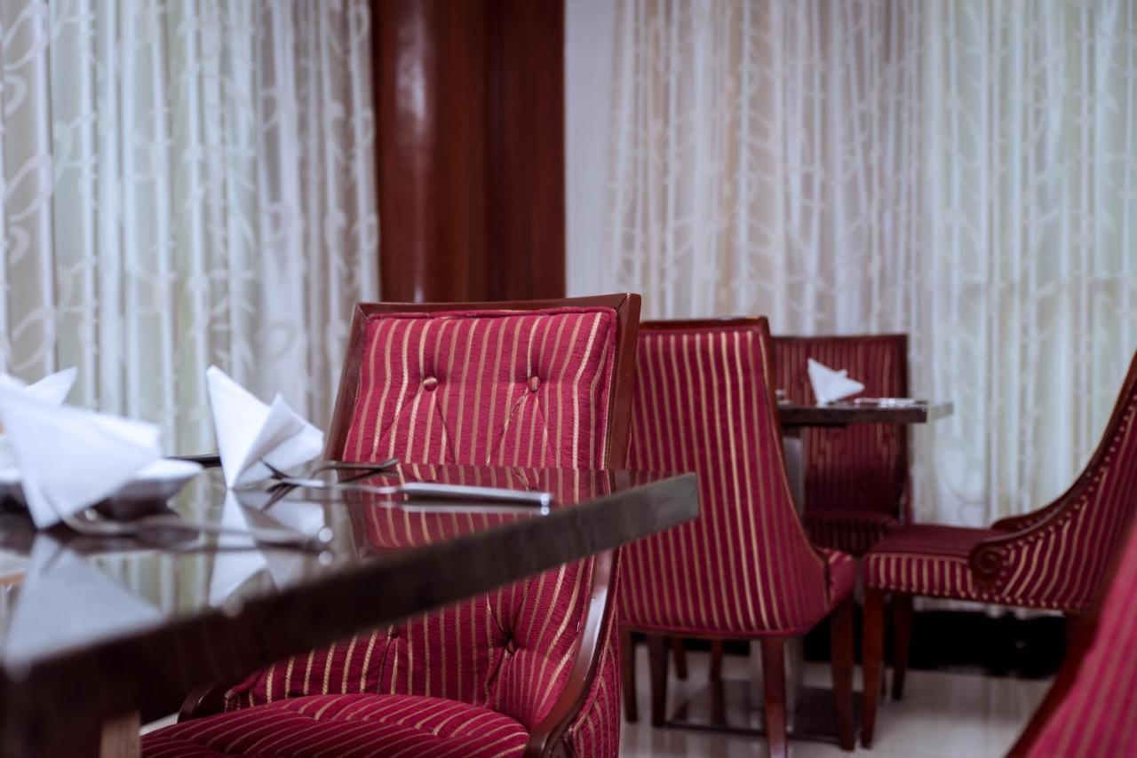 Peacock Hotel Dar es Salaam Bagian luar foto
