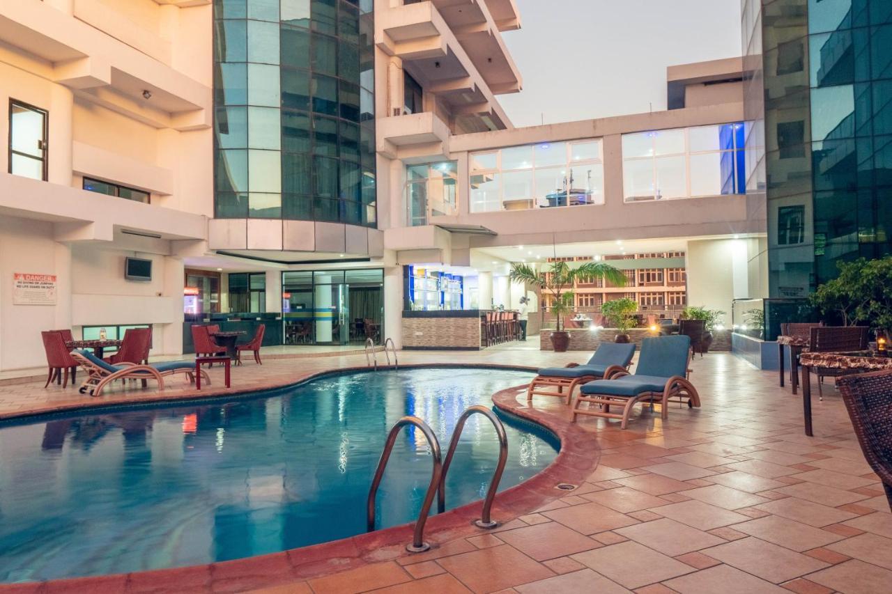 Peacock Hotel Dar es Salaam Bagian luar foto