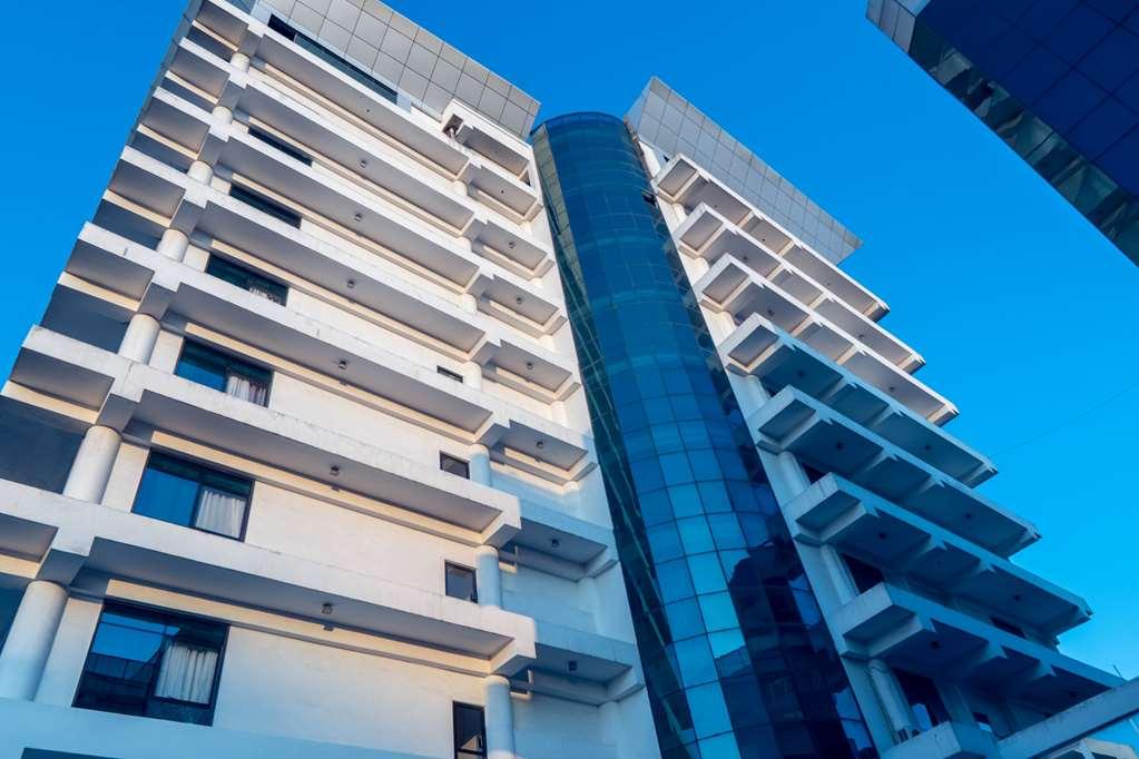 Peacock Hotel Dar es Salaam Bagian luar foto