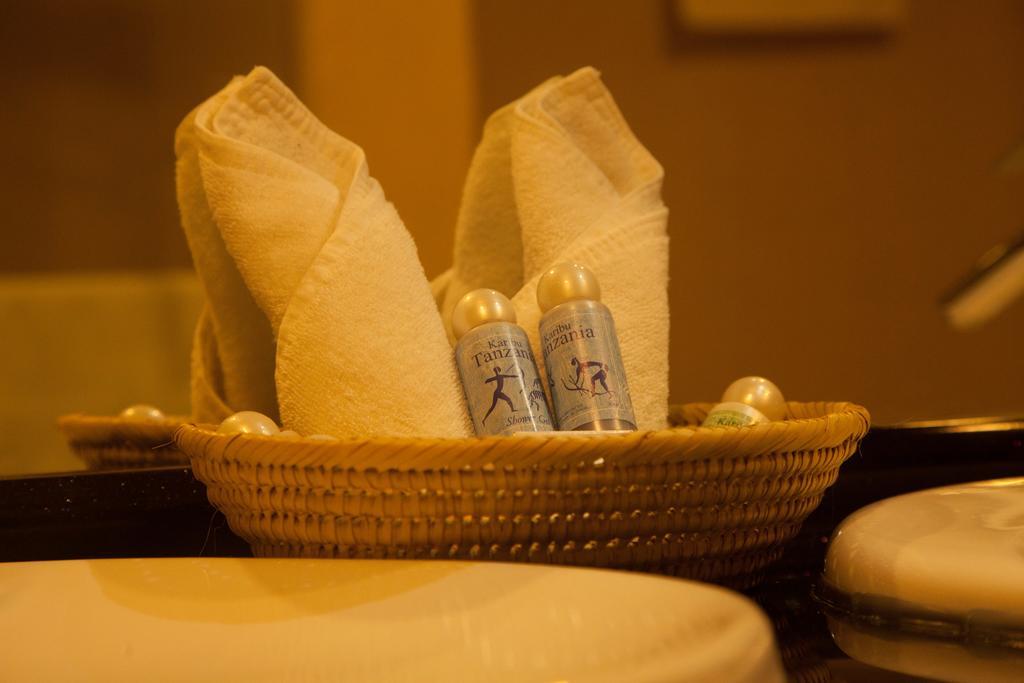 Peacock Hotel Dar es Salaam Bagian luar foto