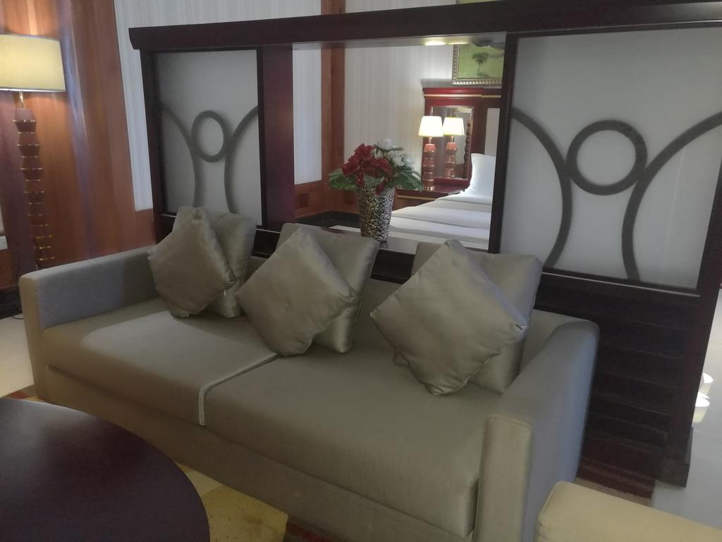 Peacock Hotel Dar es Salaam Bagian luar foto