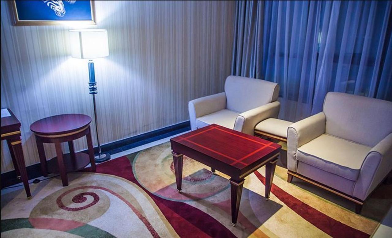 Peacock Hotel Dar es Salaam Bagian luar foto