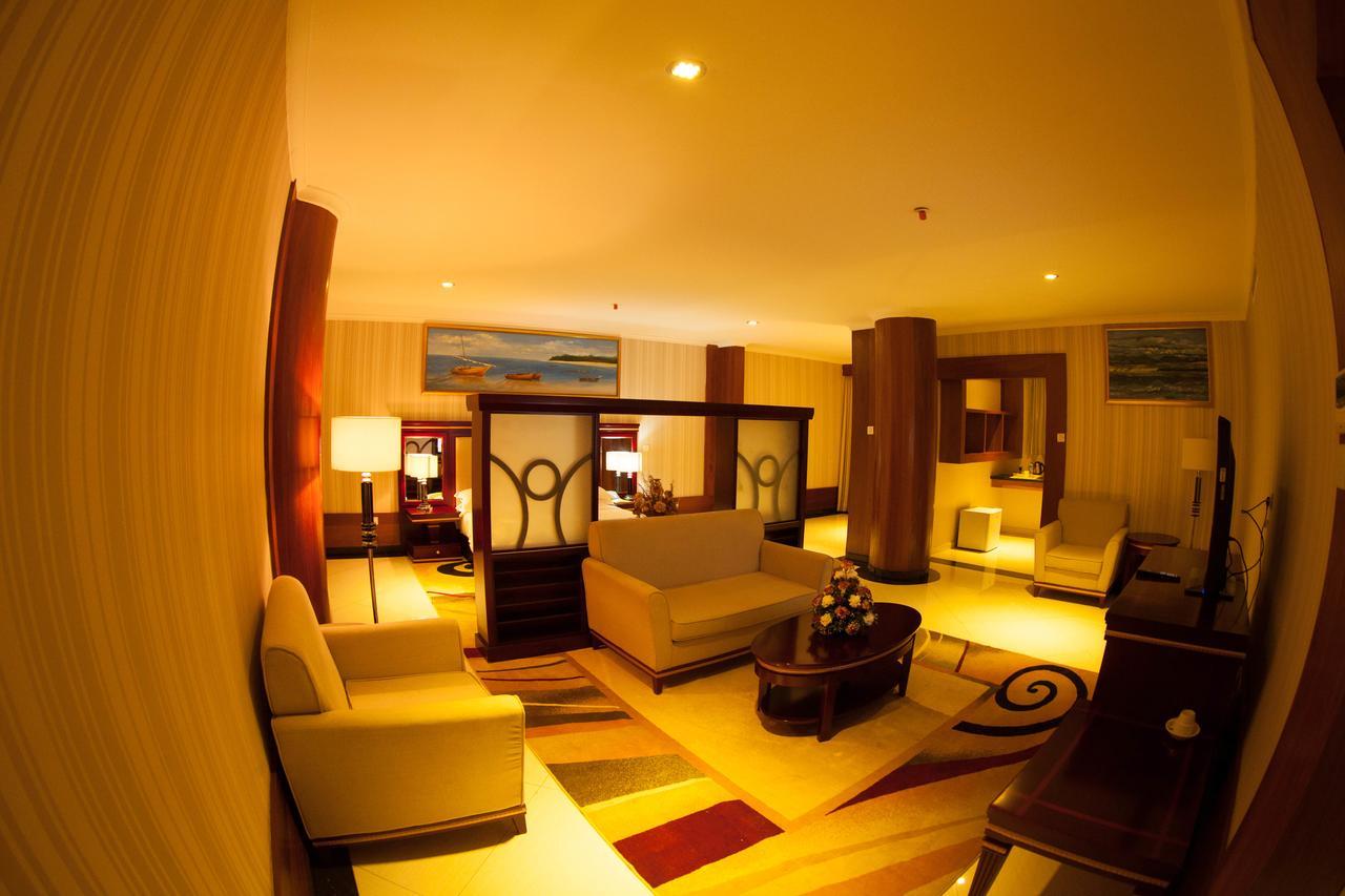 Peacock Hotel Dar es Salaam Bagian luar foto