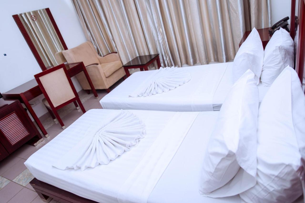 Peacock Hotel Dar es Salaam Bagian luar foto