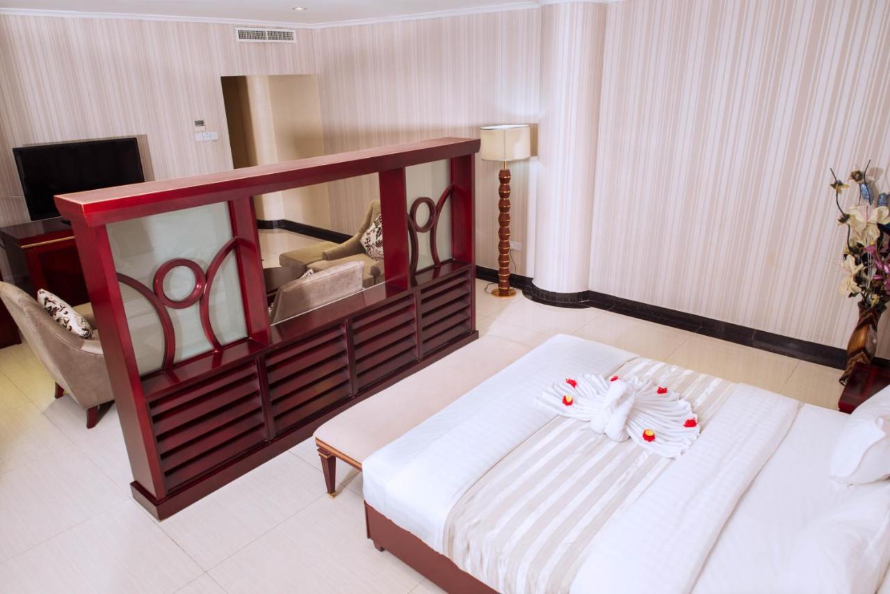 Peacock Hotel Dar es Salaam Bagian luar foto
